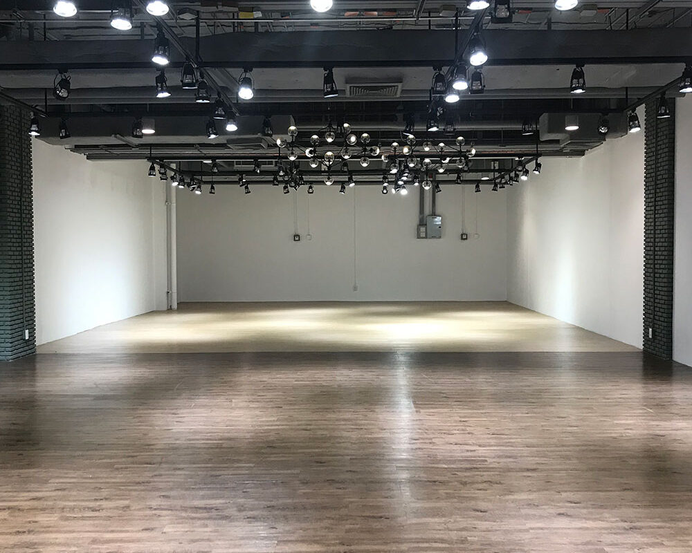 empty-retail-space